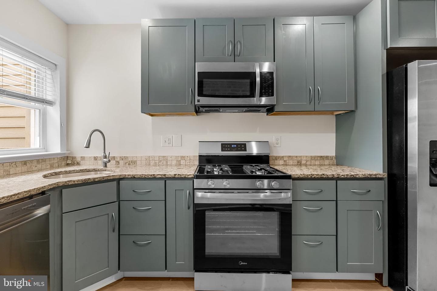 307 Font Hill Avenue photo 9