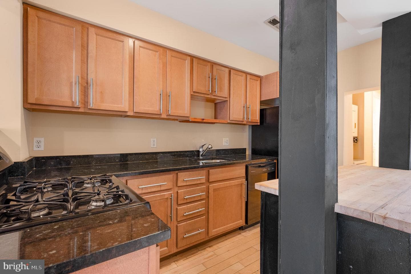 1123 W Lombard Street photo 10
