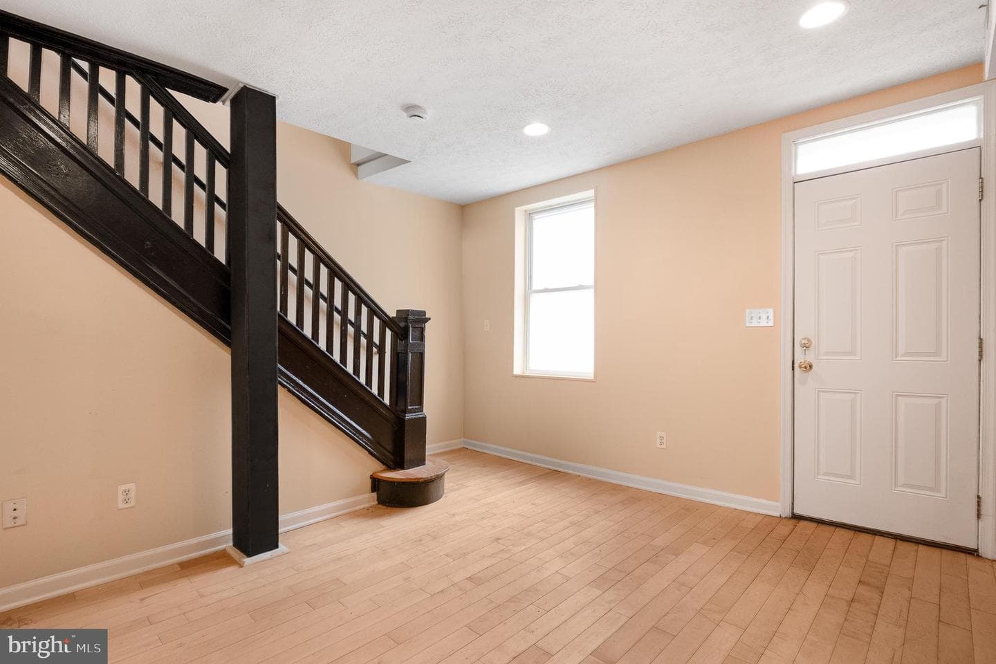 1123 W Lombard Street photo 3