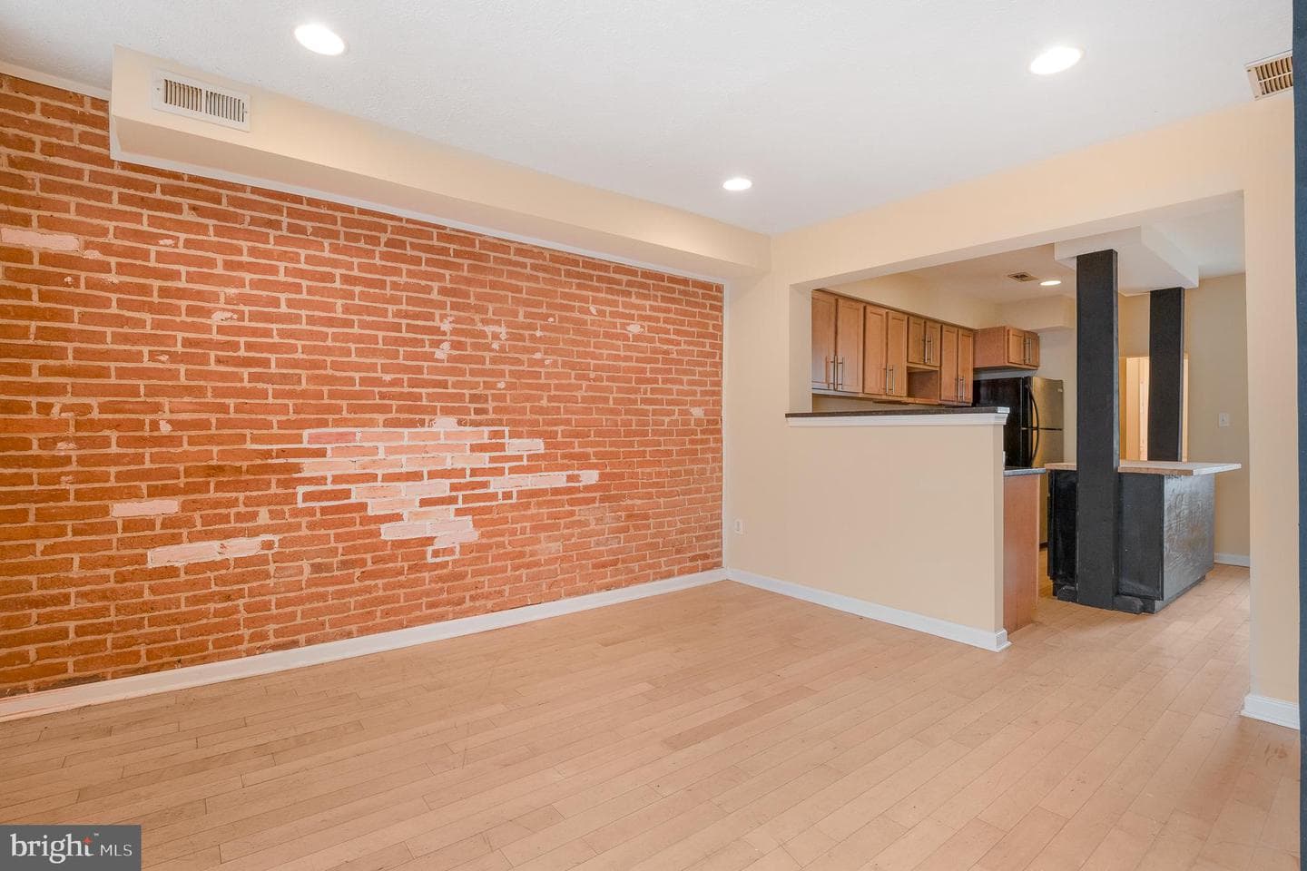 1123 W Lombard Street photo 5