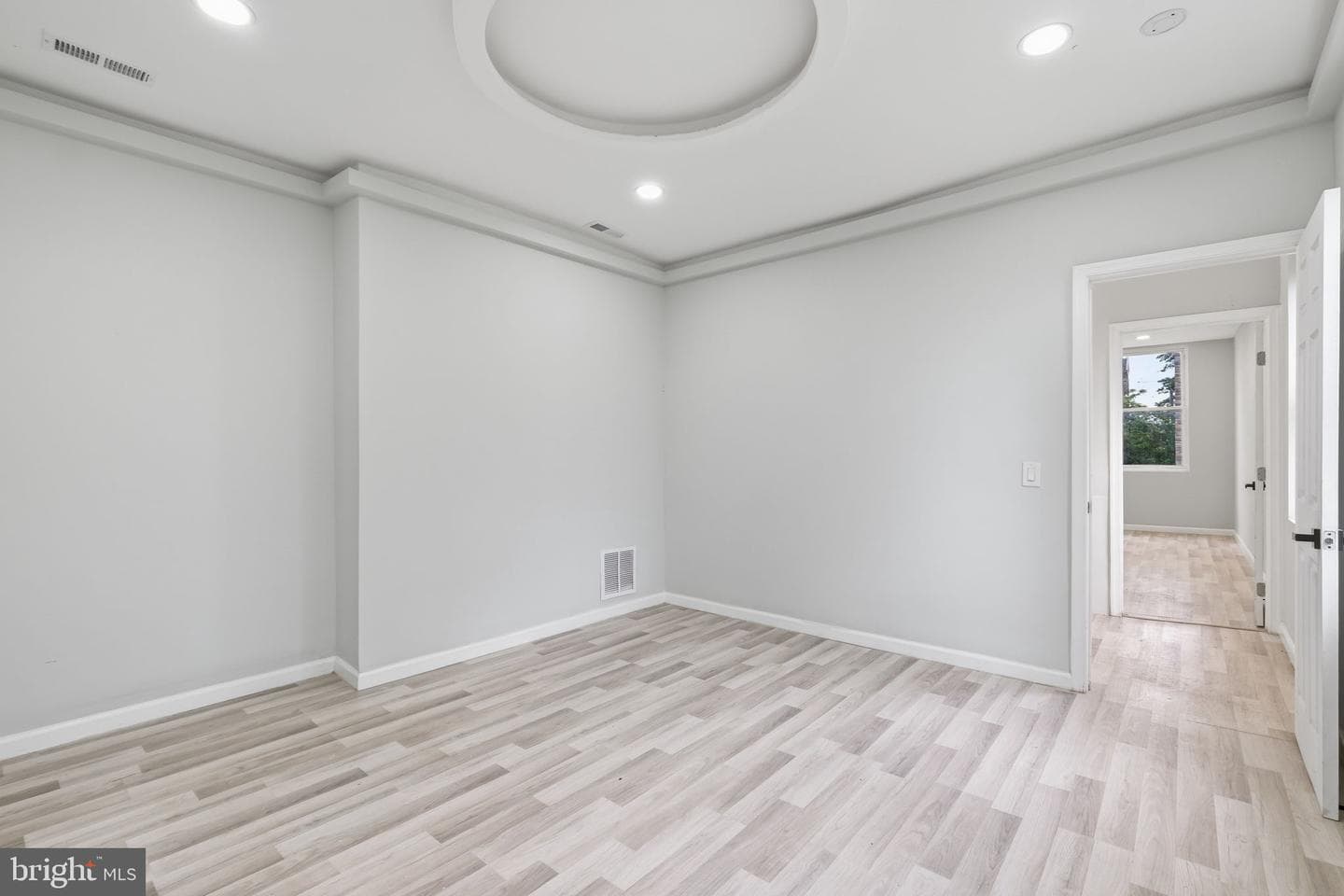 526 N Arlington Avenue photo 22