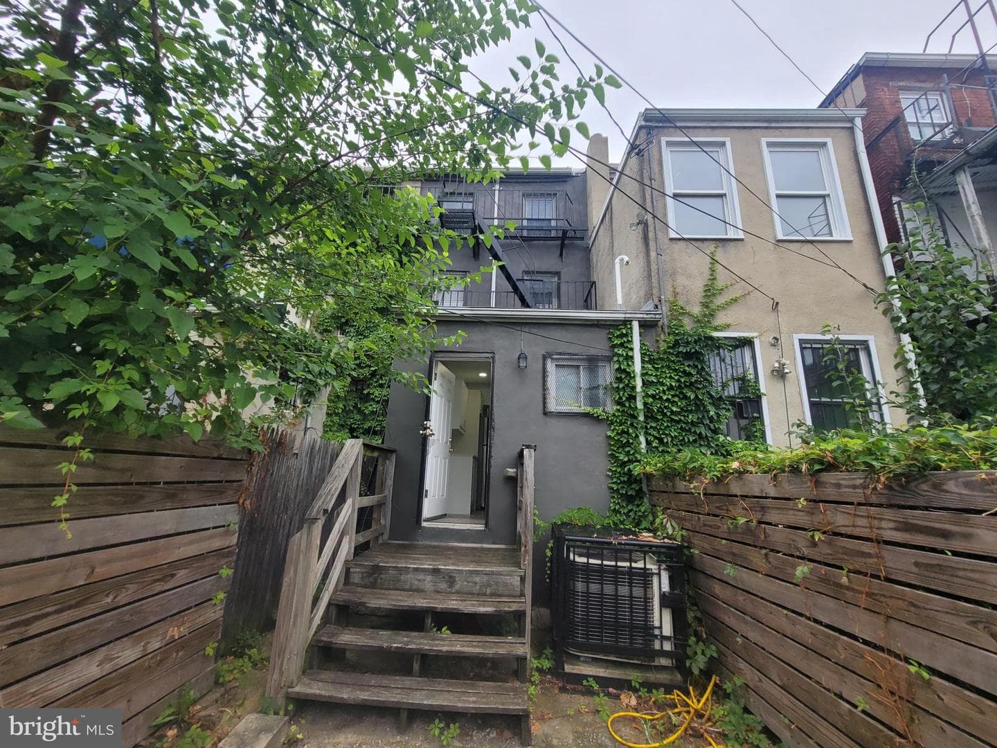 905 Bennett Place photo 3