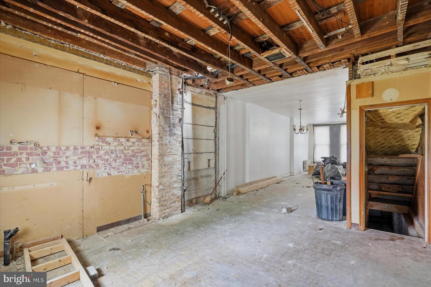 522 E 35th Street photo 9