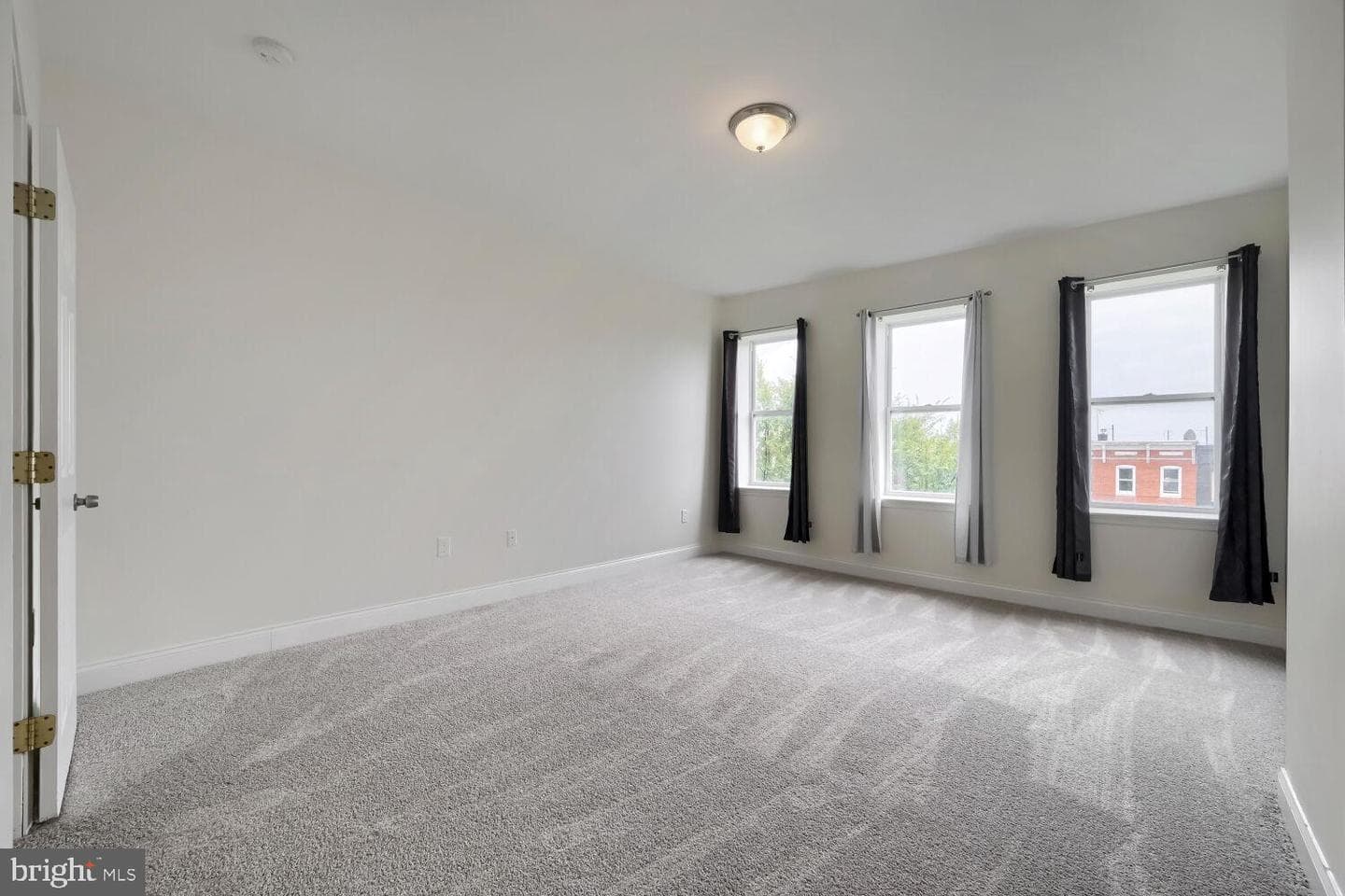 1228 N Broadway photo 23