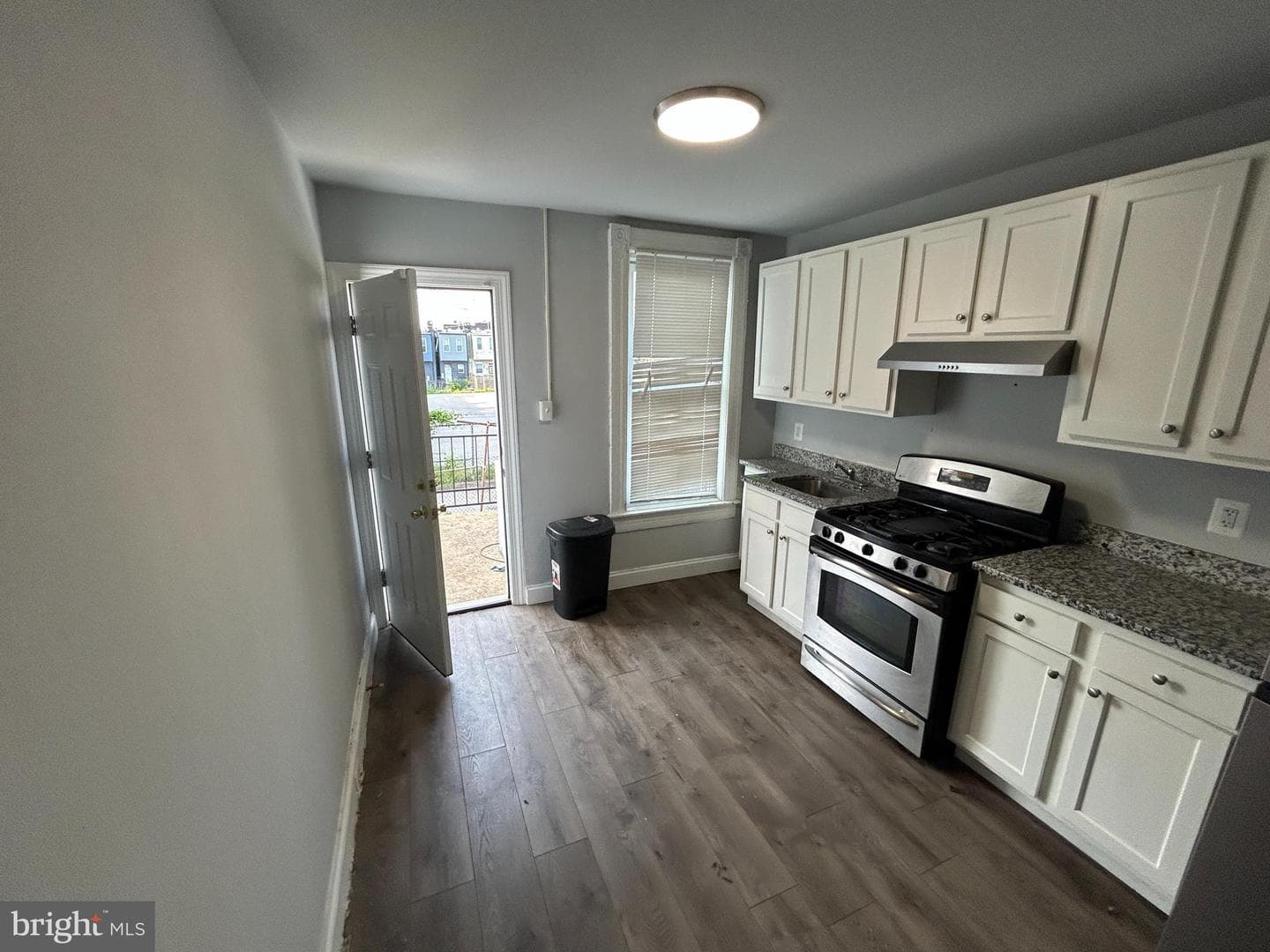 1427 E Lafayette Avenue photo 9