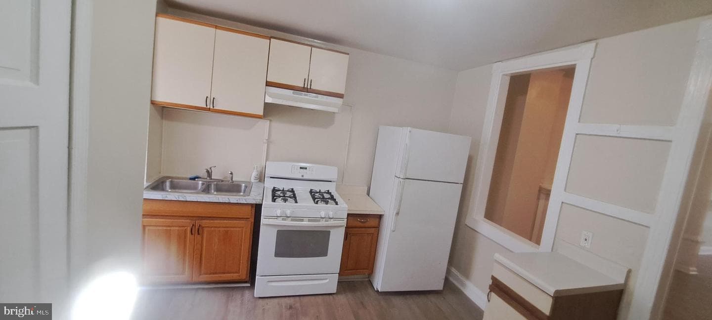 2544 W Fayette Street W photo 15