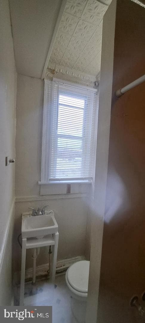 2544 W Fayette Street W photo 4