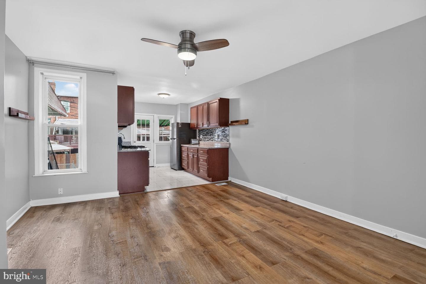 1405 W 37th Street photo 13