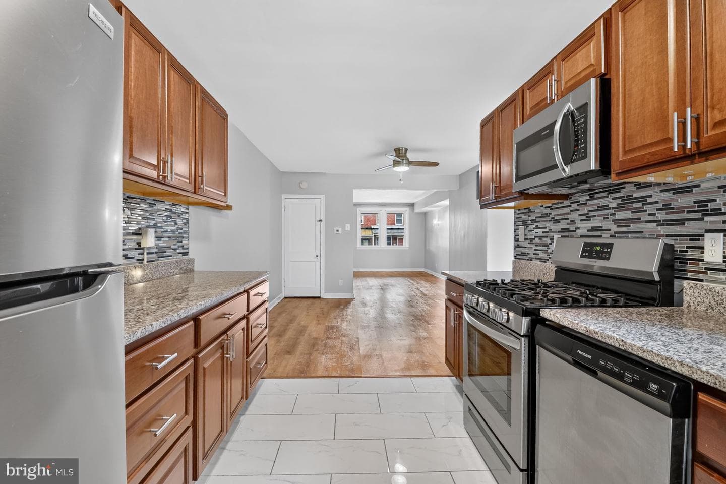 1405 W 37th Street photo 17