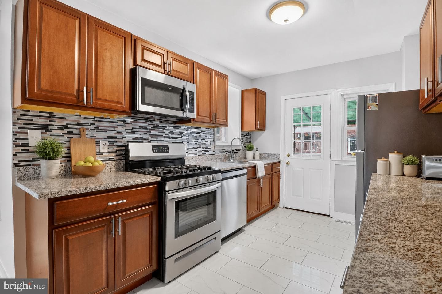 1405 W 37th Street photo 20