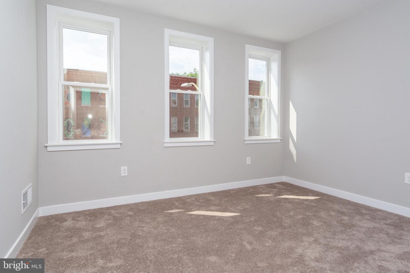 1331 Division Street photo 17