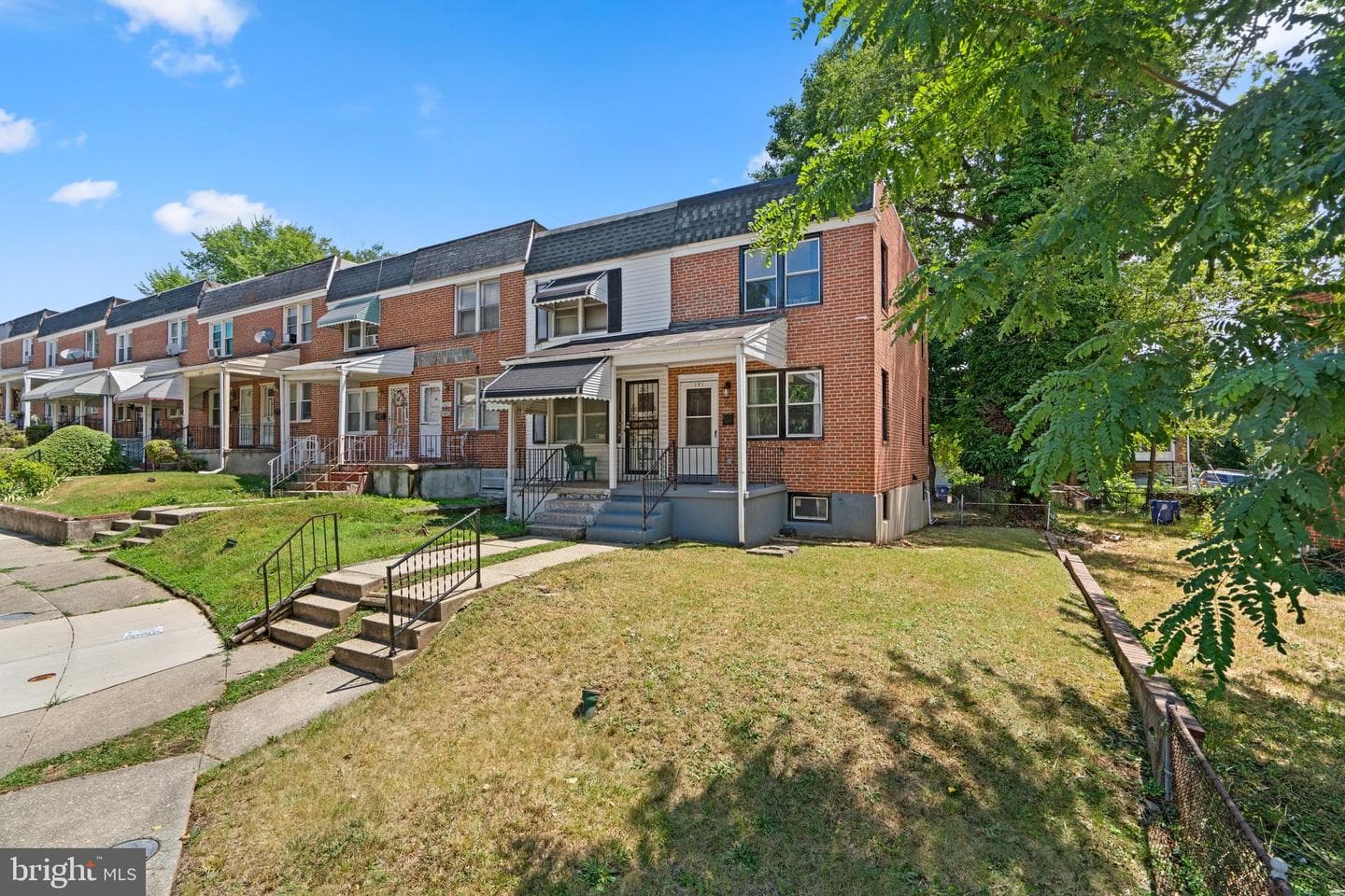 301 Denison Street photo 10