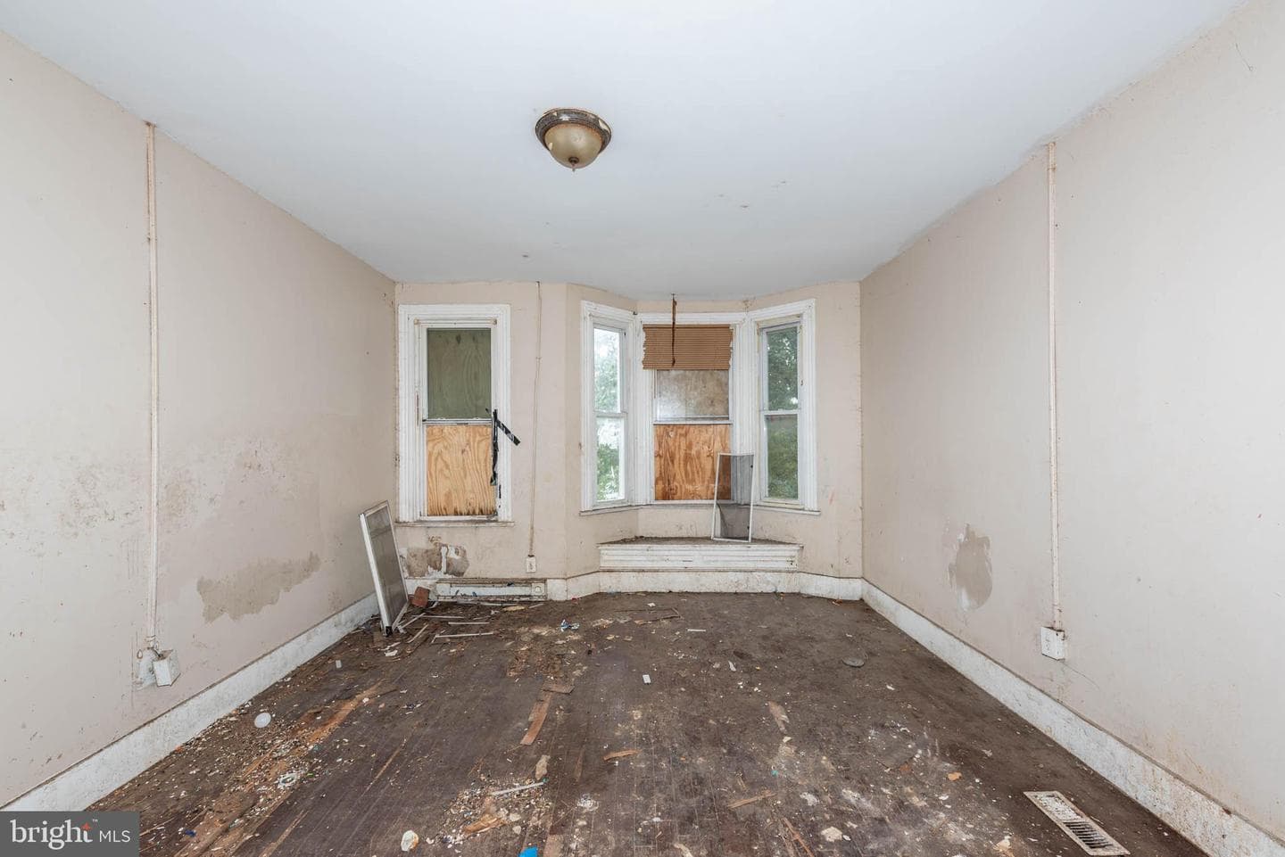 214 N Fulton Avenue photo 5