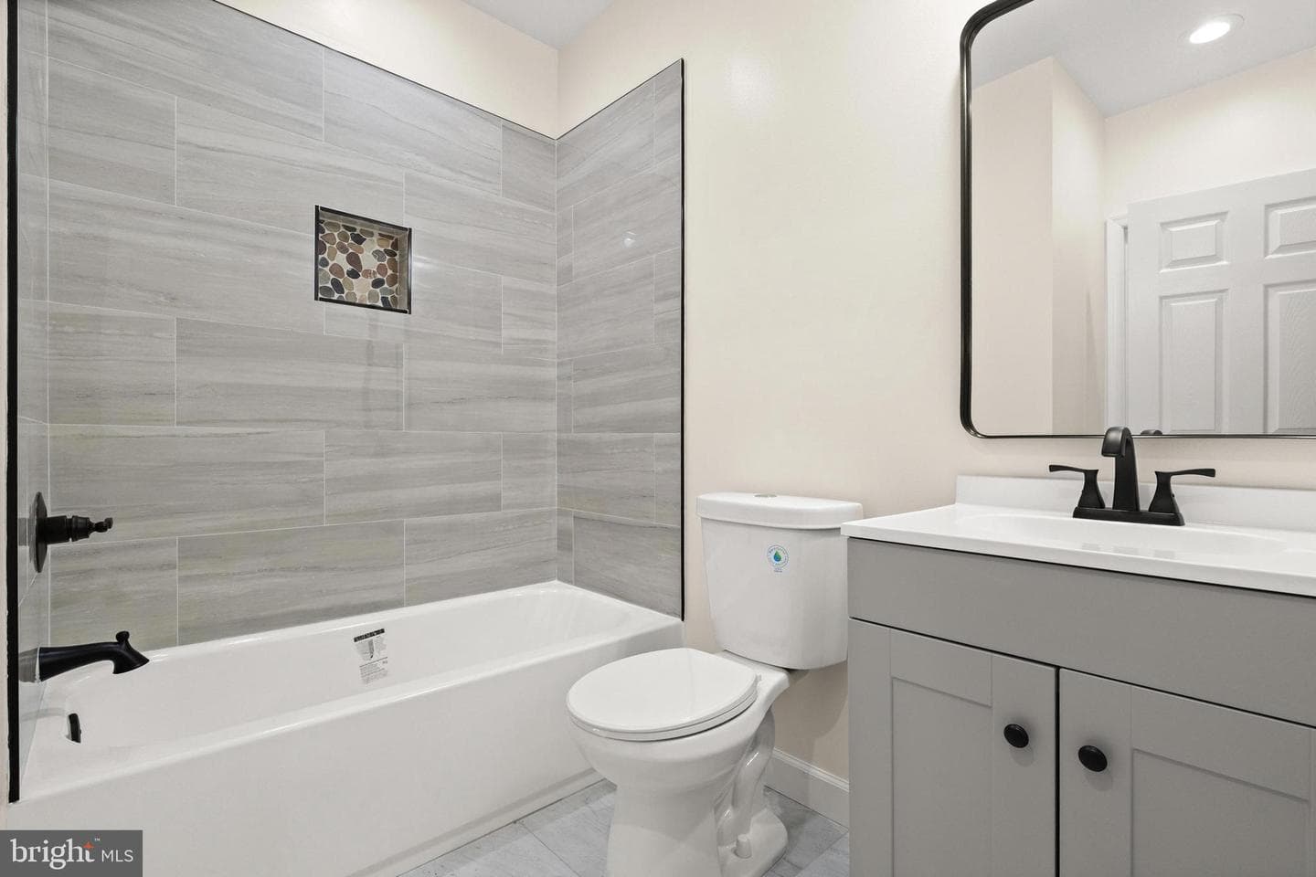 2815 W Cold Spring Lane W photo 14