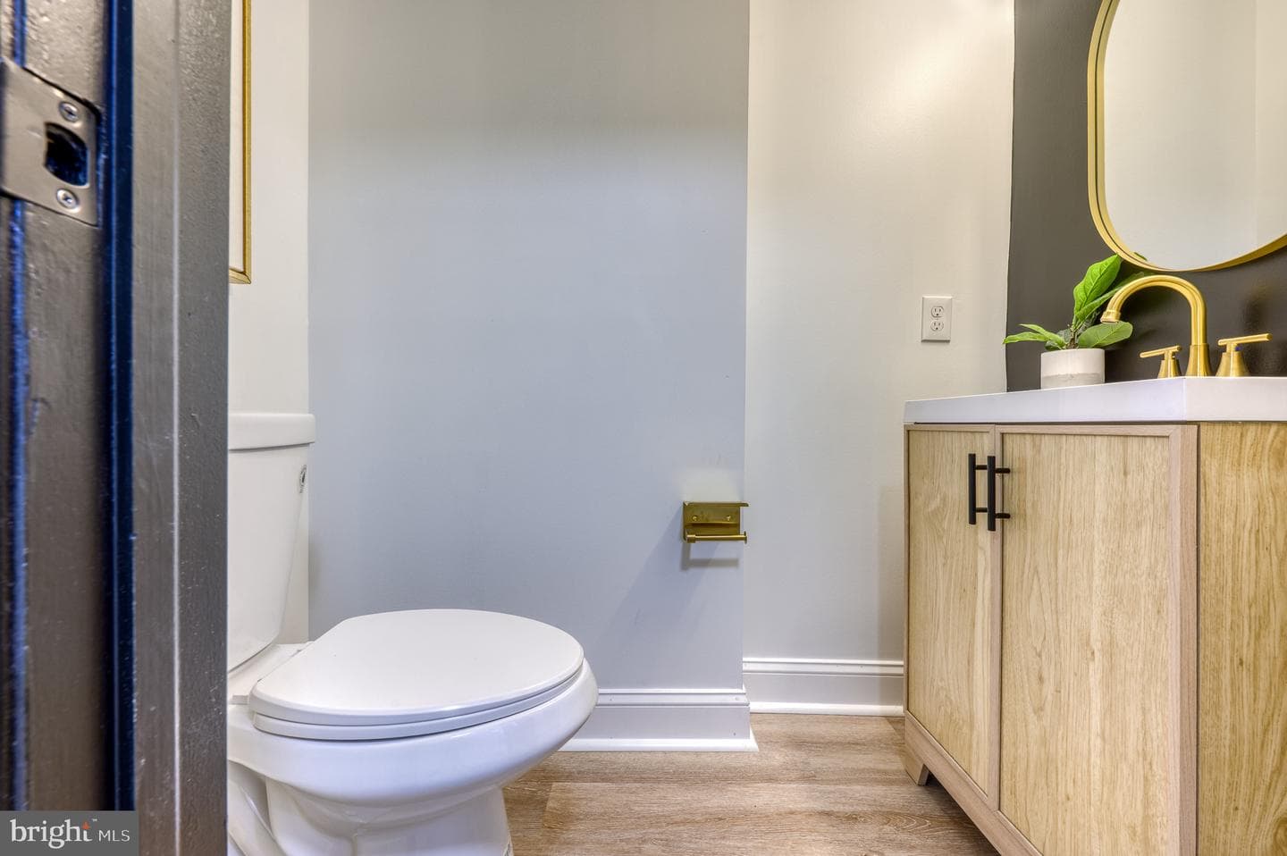 2106 Cliftwood Avenue photo 49