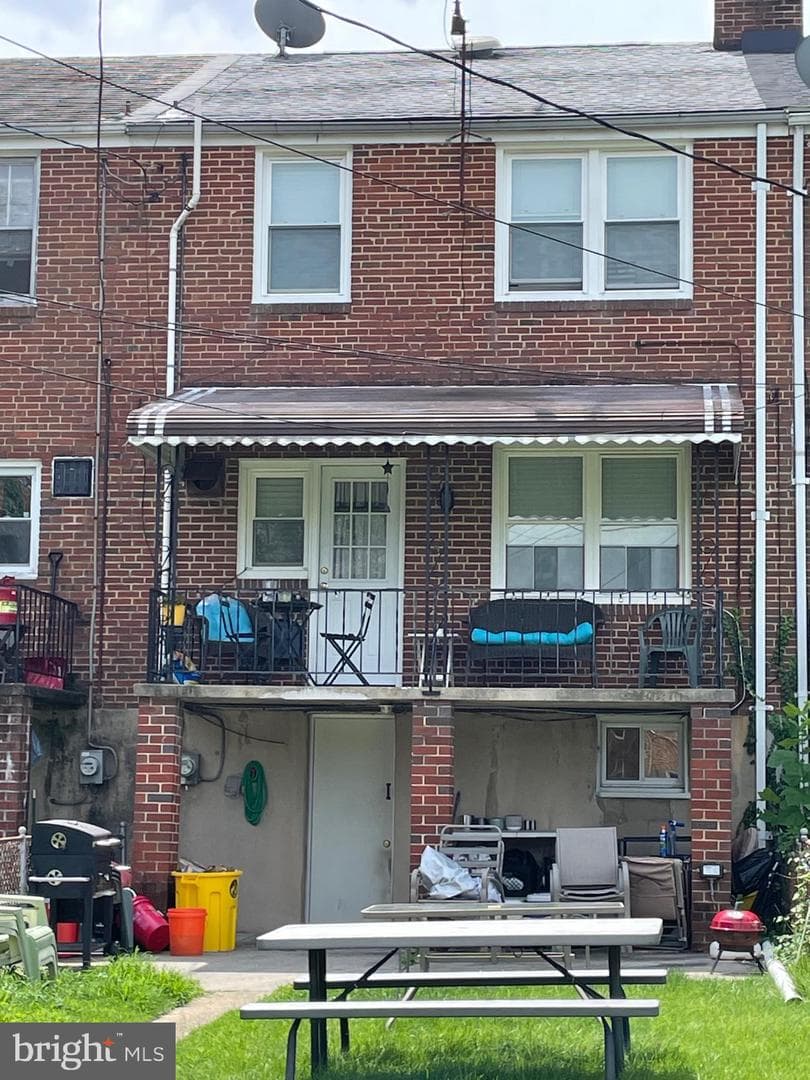 908 Evesham Avenue photo 12