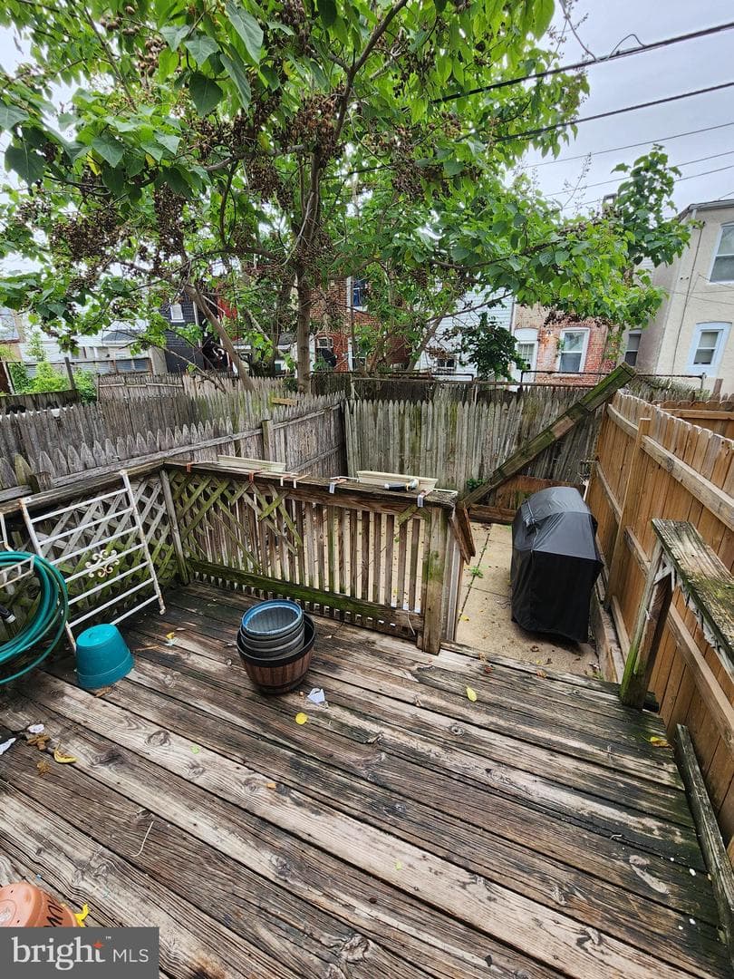 1333 Sargeant Street photo 20