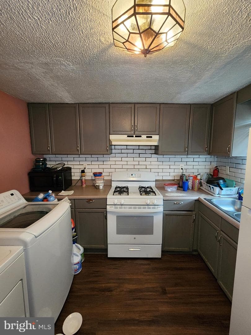 1333 Sargeant Street photo 32