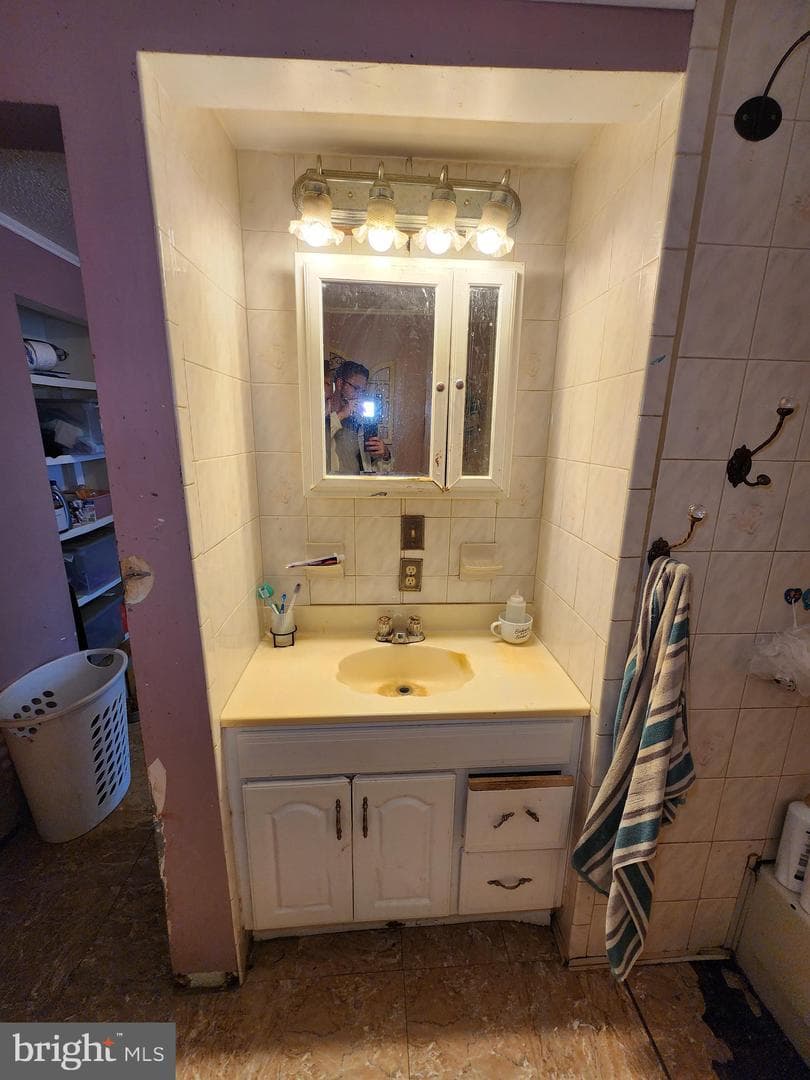 1333 Sargeant Street photo 42