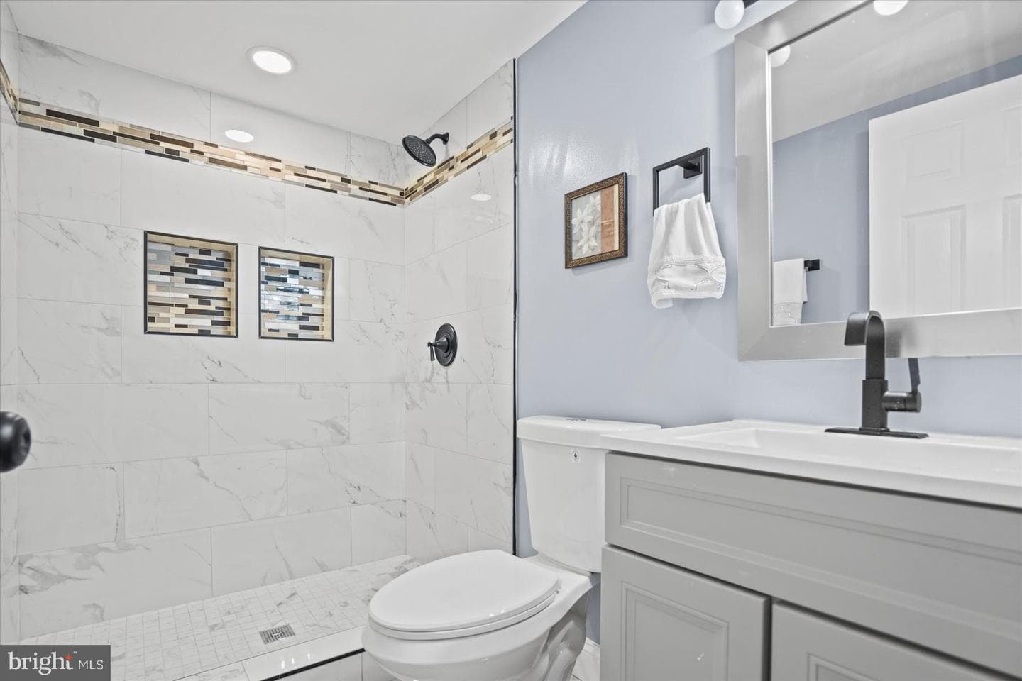 1635 Woodbourne Avenue photo 36