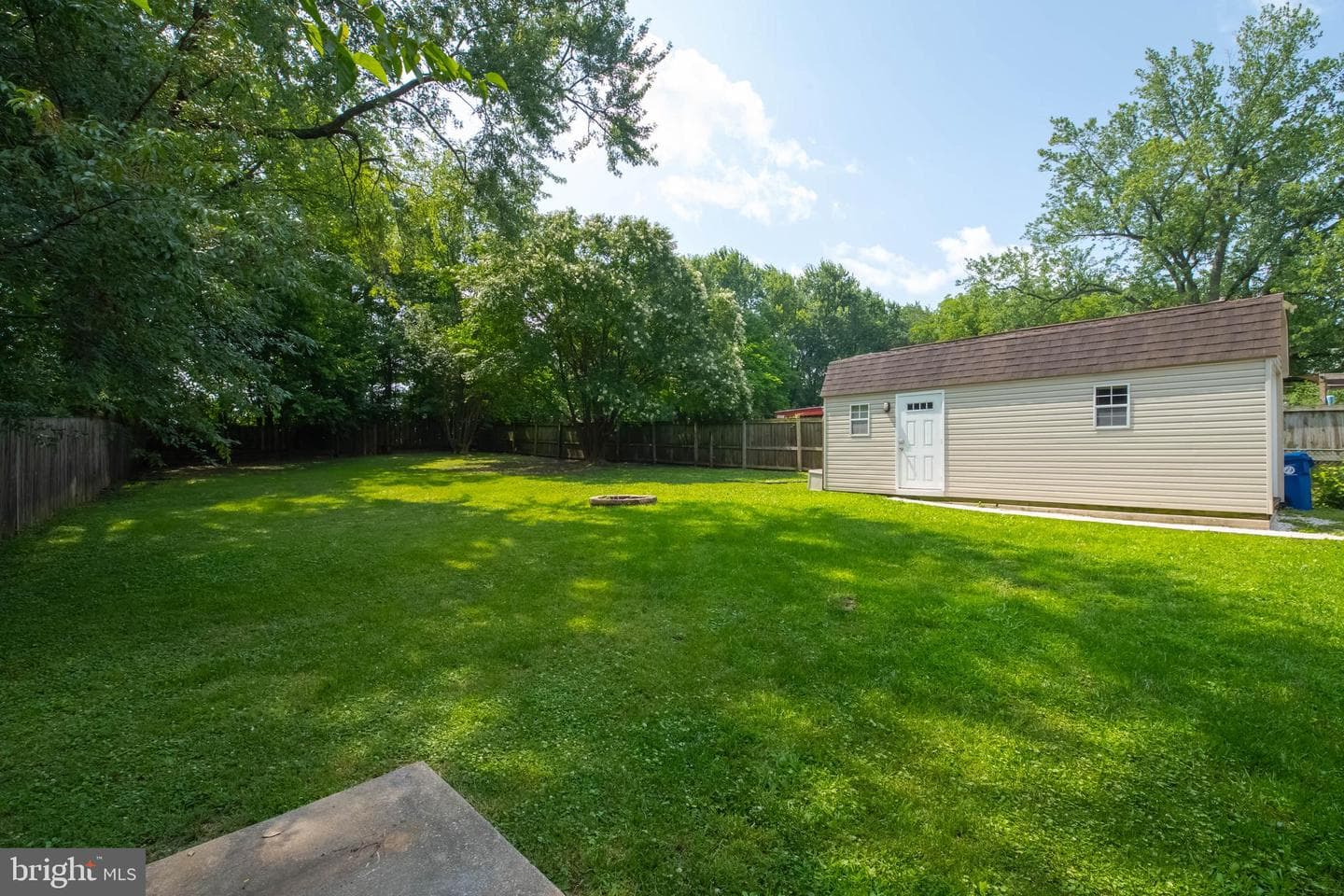 7719 Daniels Avenue photo 32
