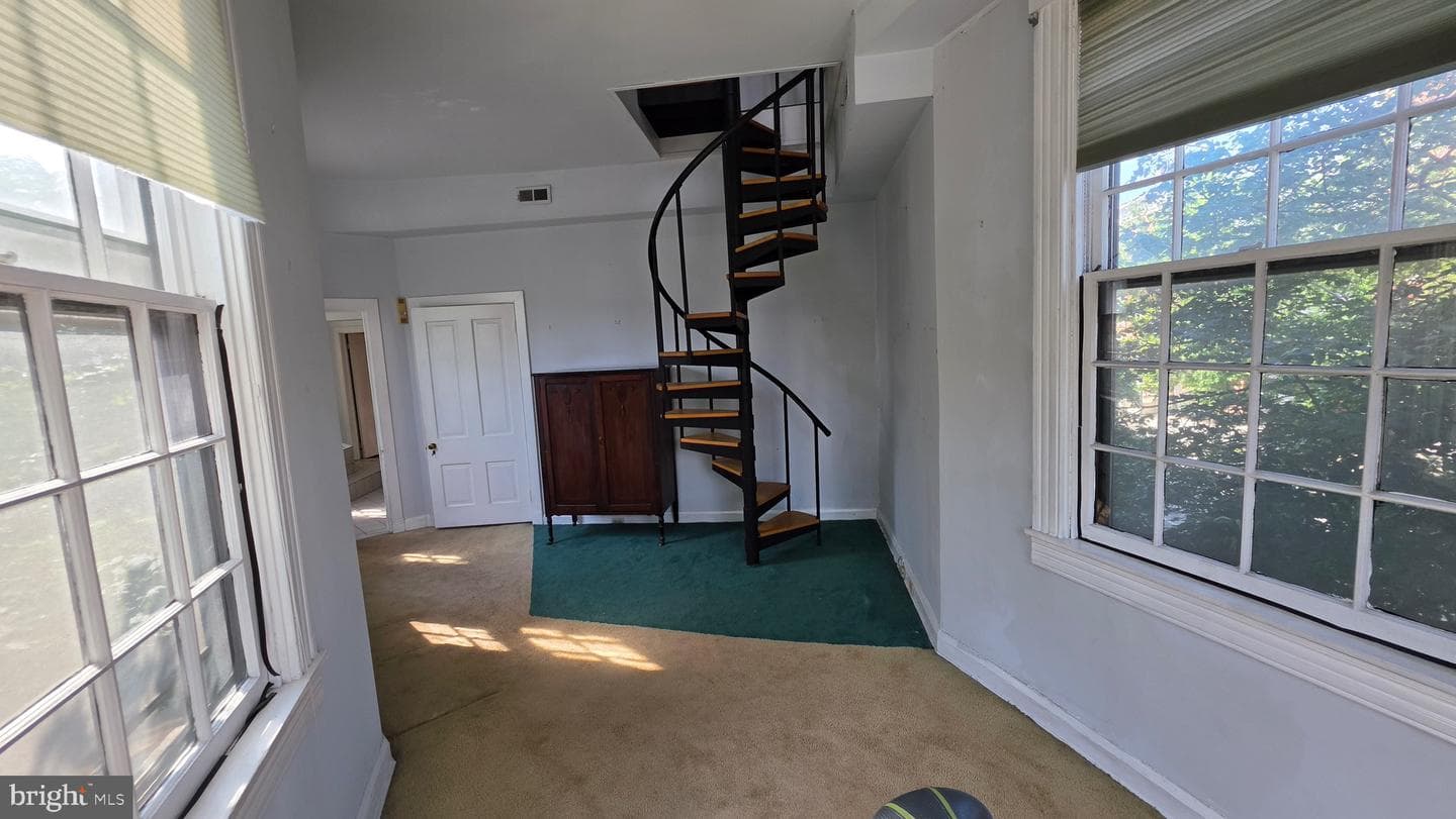 845 Park Avenue photo 31