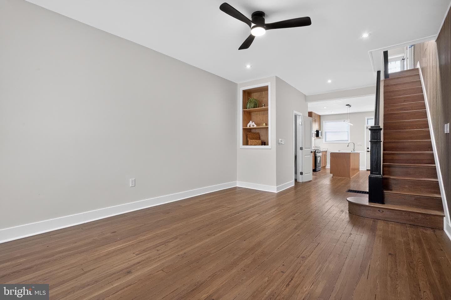 3815 Foster Avenue photo 10