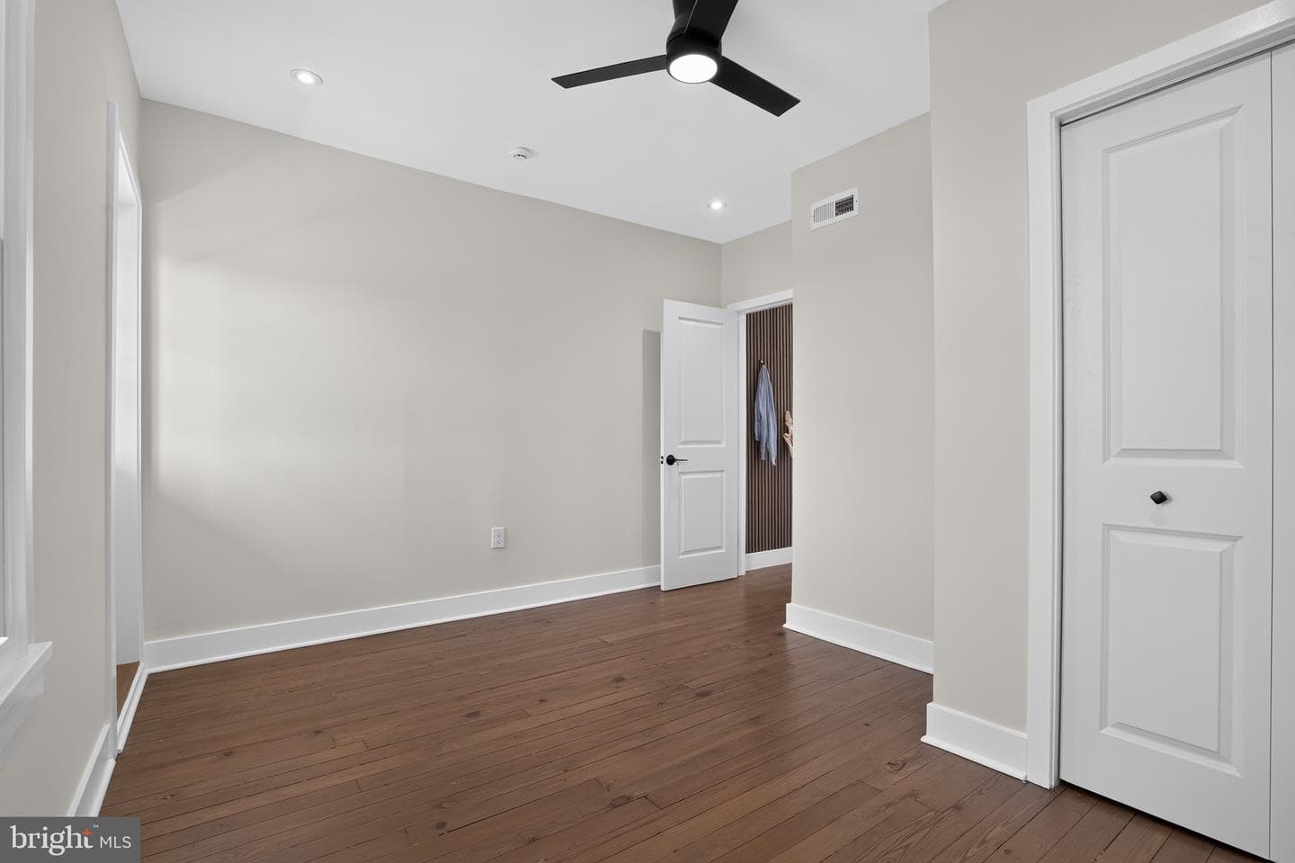 3815 Foster Avenue photo 24