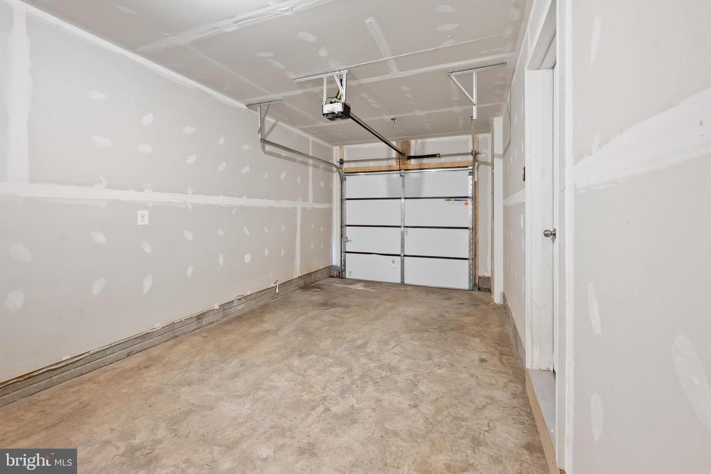 647 Mozart Way photo 35