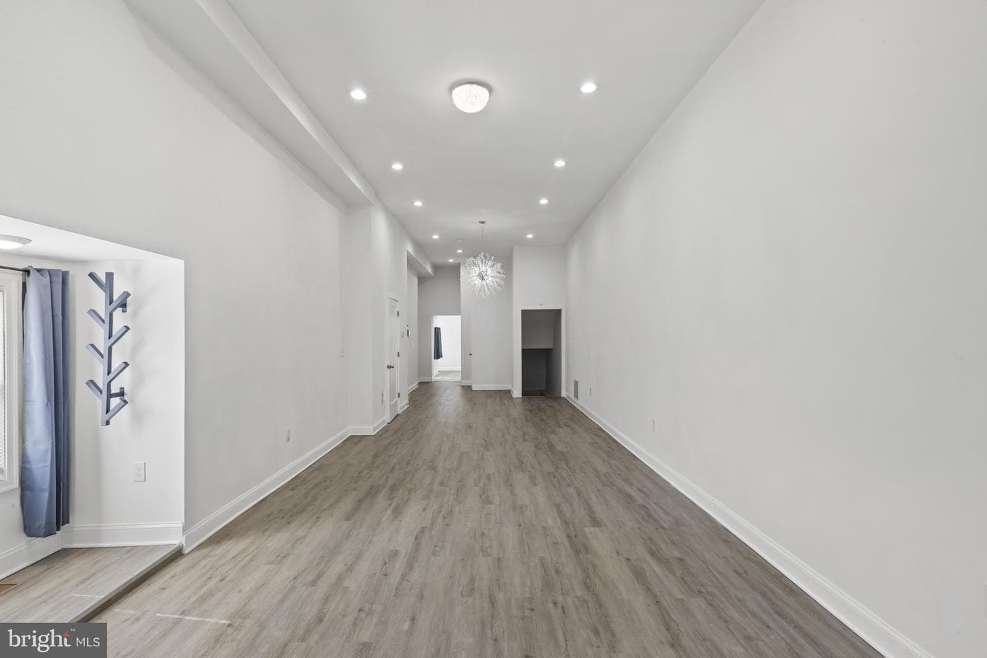 455 E Lorraine Avenue photo 4