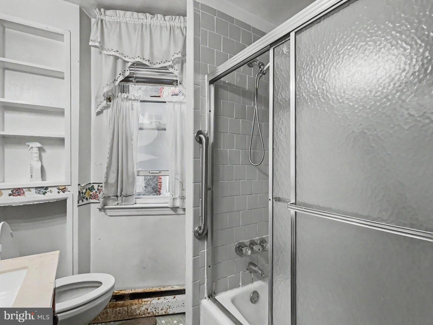 520 Sanford Place photo 11