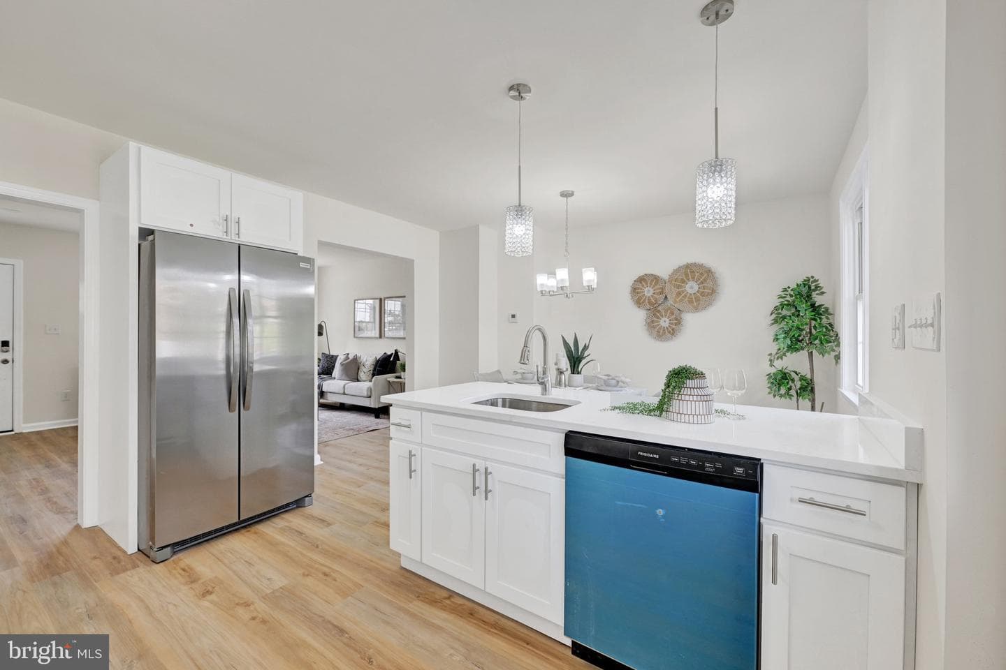 5829 The Alameda photo 12