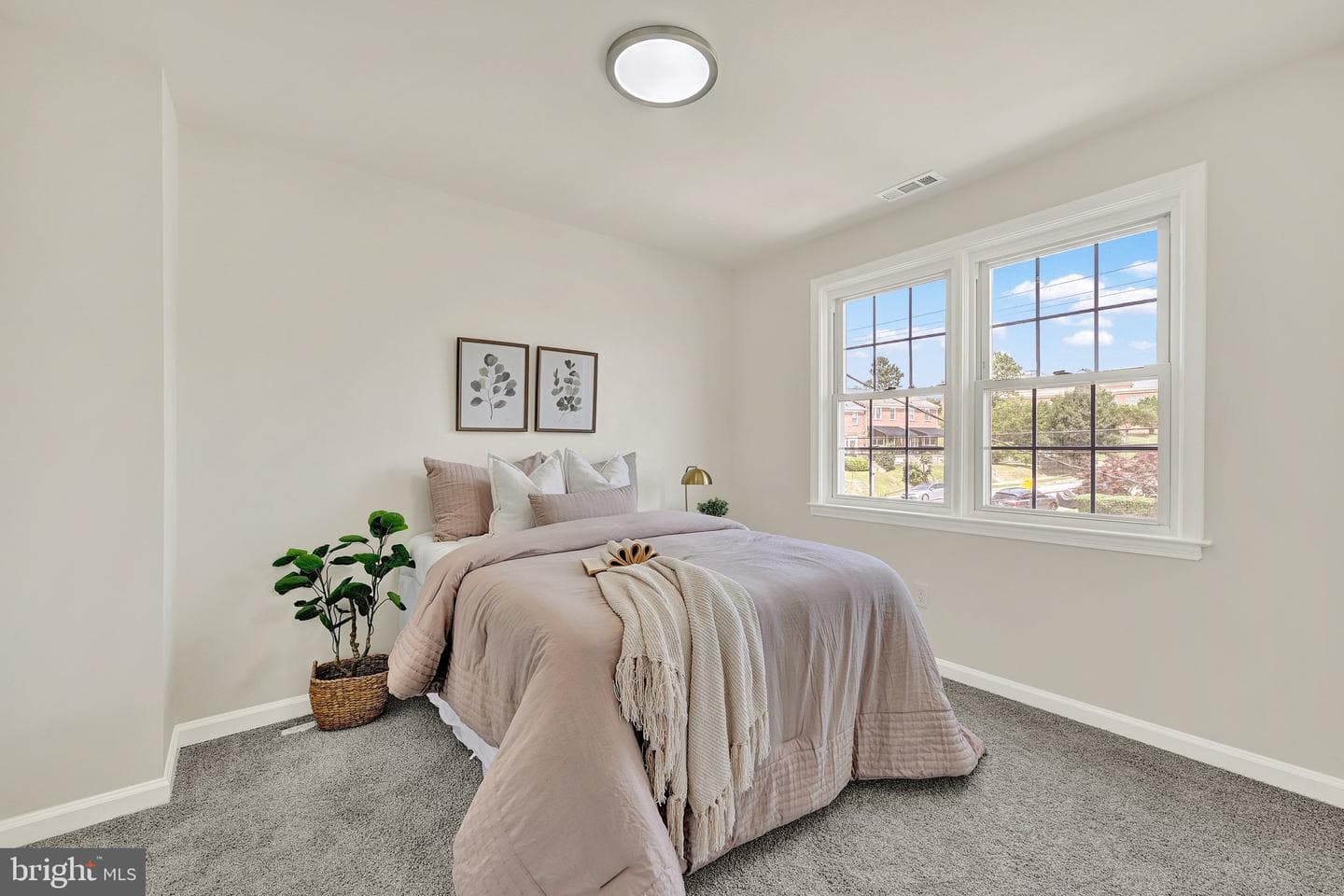 5829 The Alameda photo 14