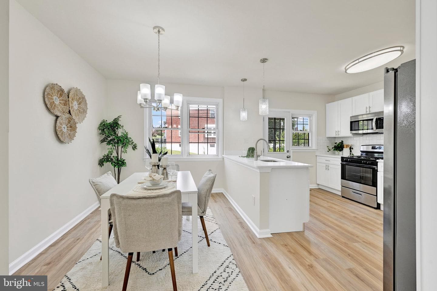 5829 The Alameda photo 7