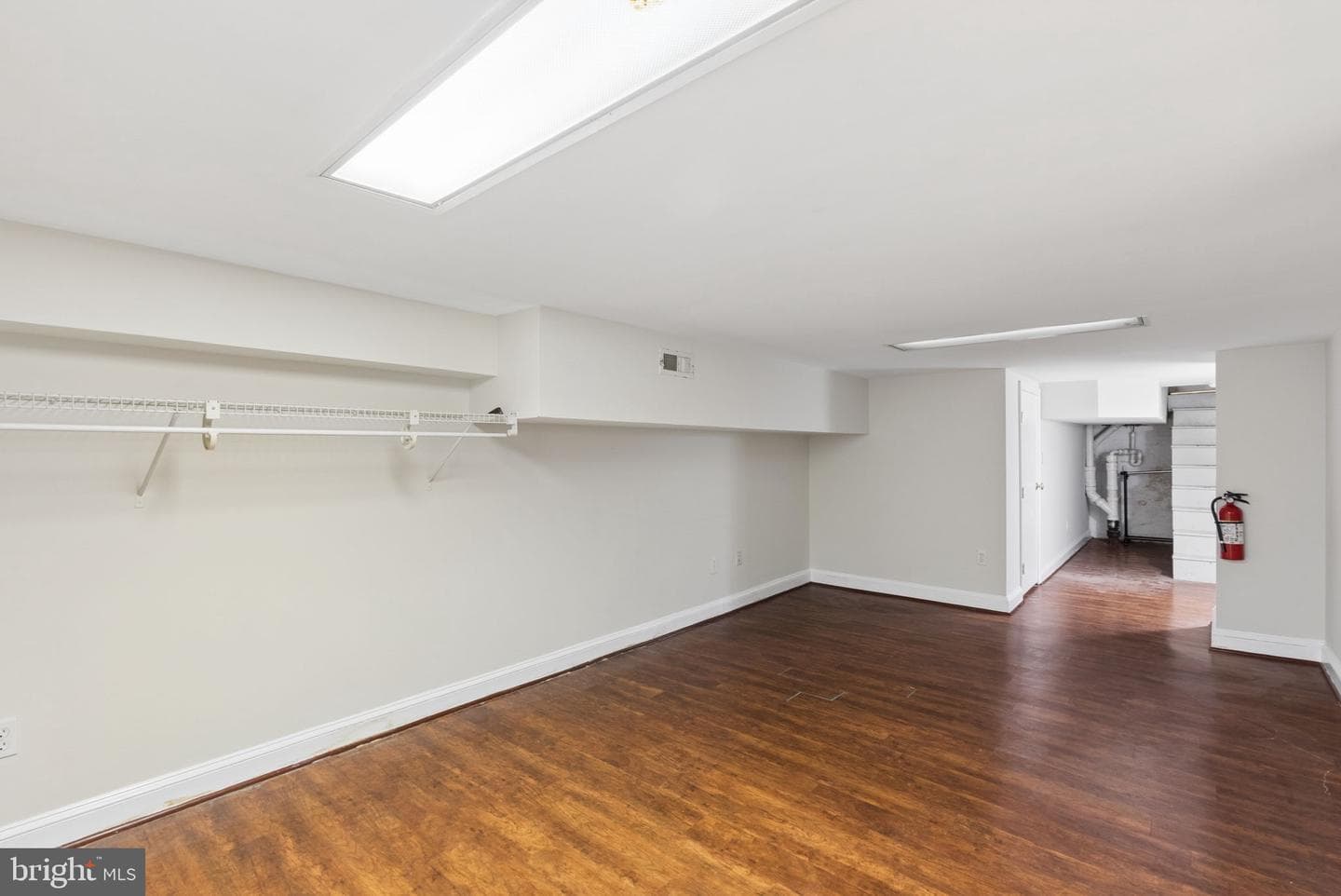 109 E West Street photo 17