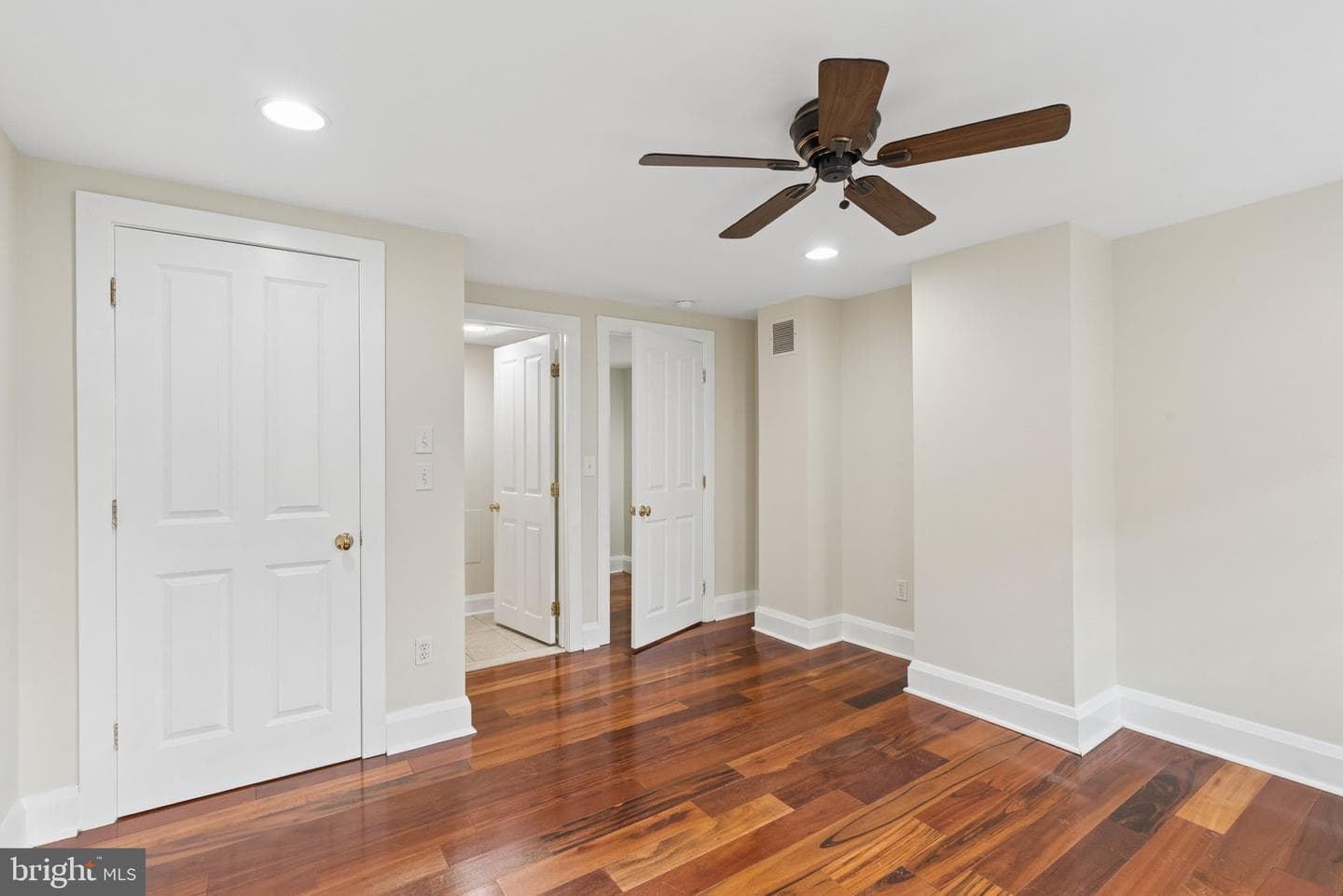 109 E West Street photo 29