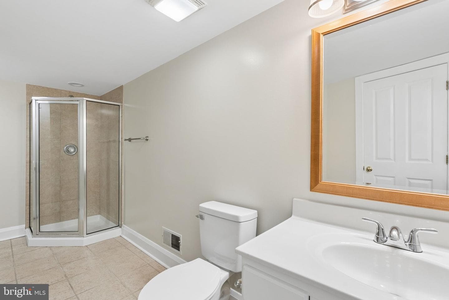 109 E West Street photo 31