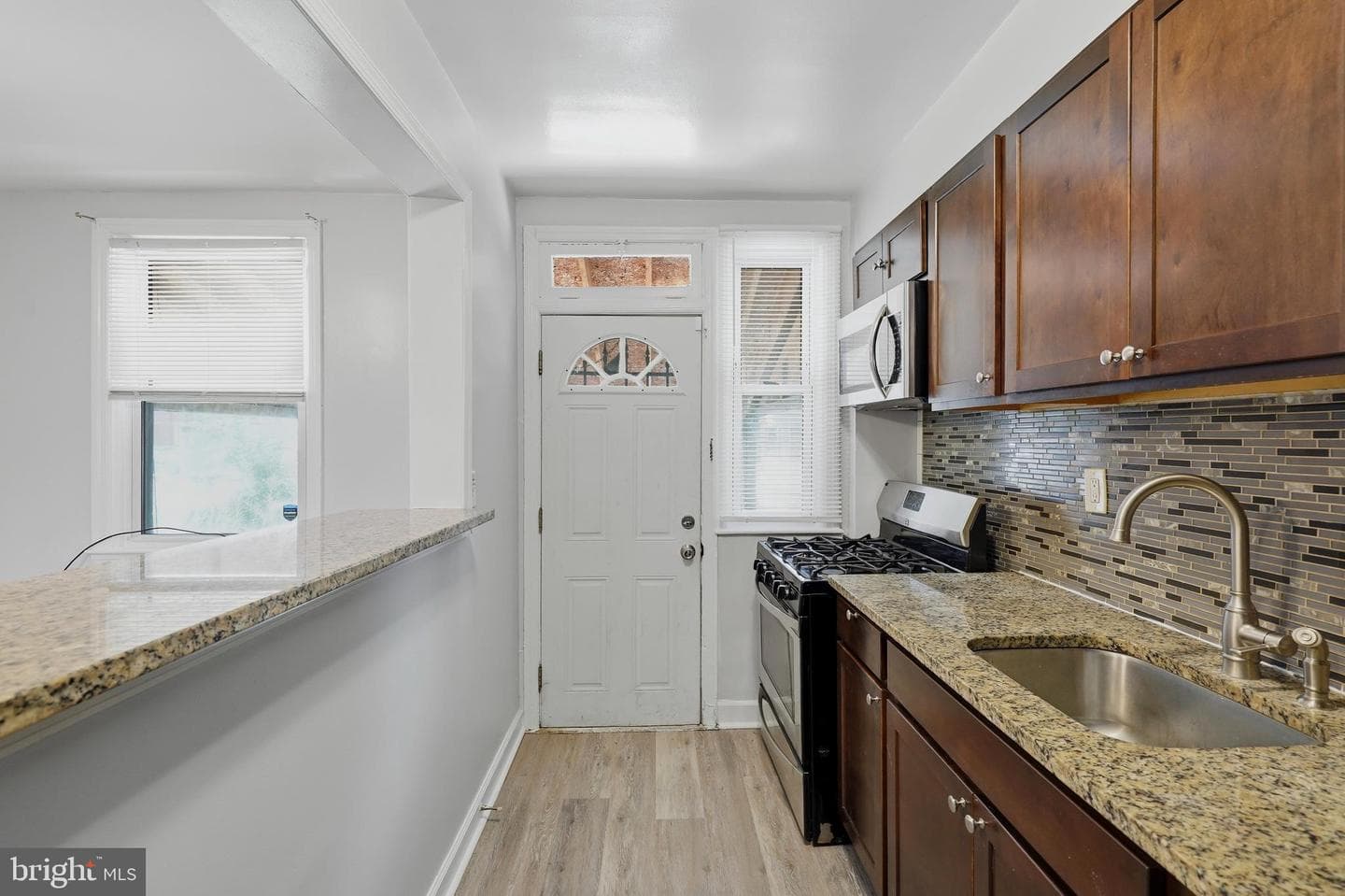 5126 Arbutus Avenue photo 12