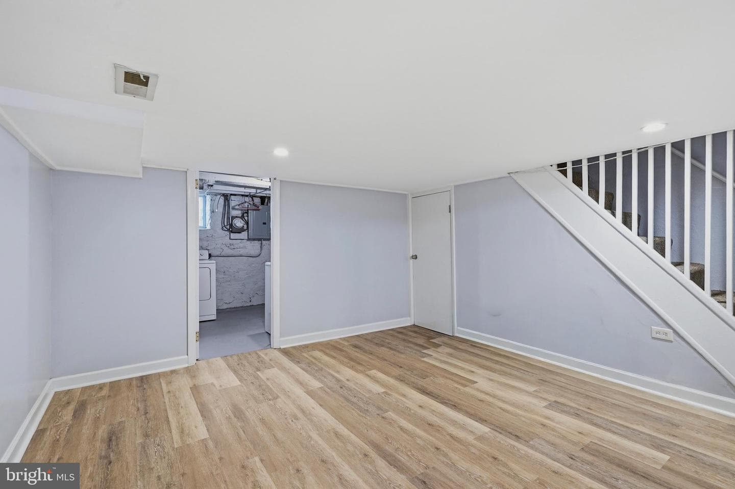 5126 Arbutus Avenue photo 26