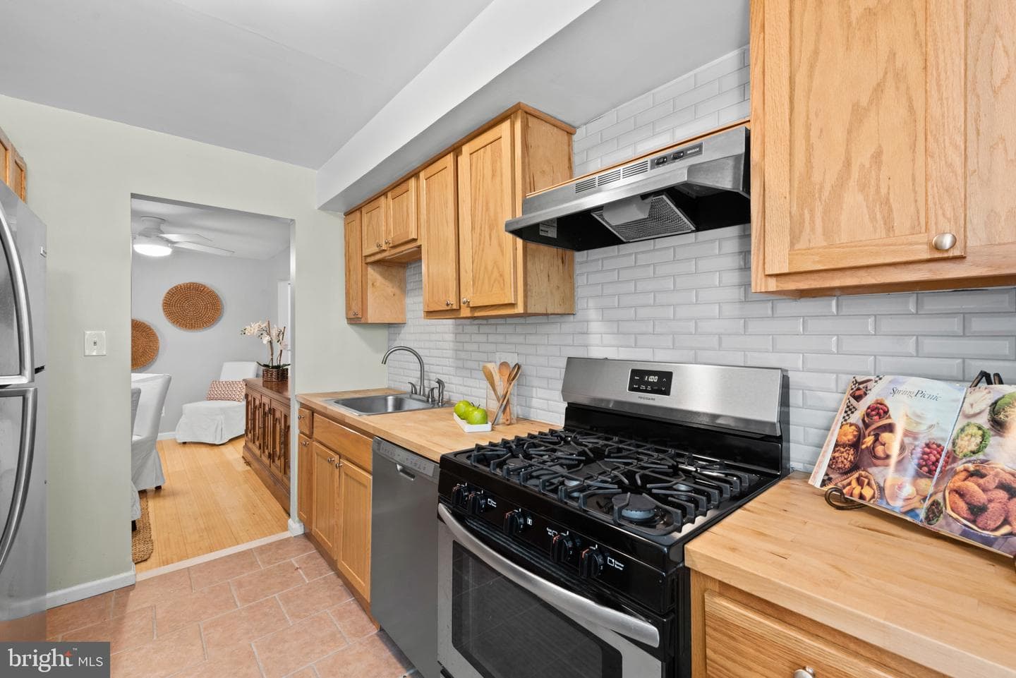 317 Homeland Southway #2b photo 16
