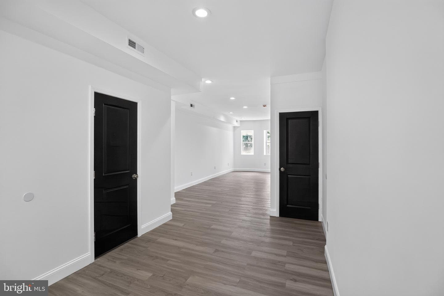 2877 Woodbrook Avenue photo 4
