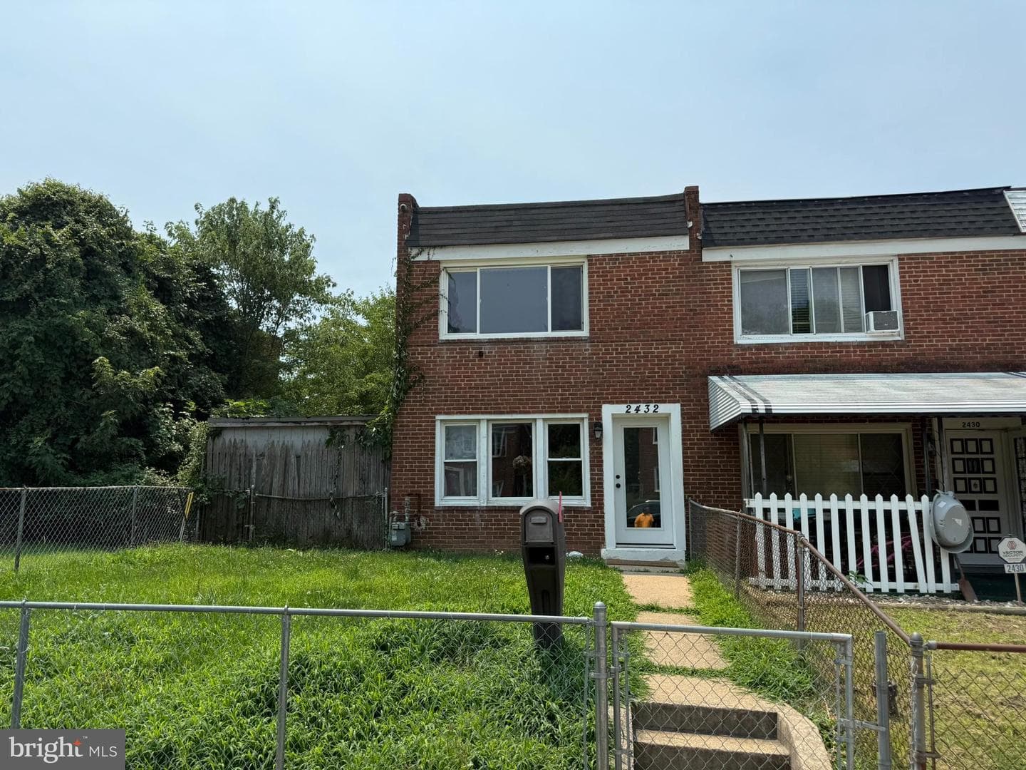 2432 Harriet Avenue photo 1