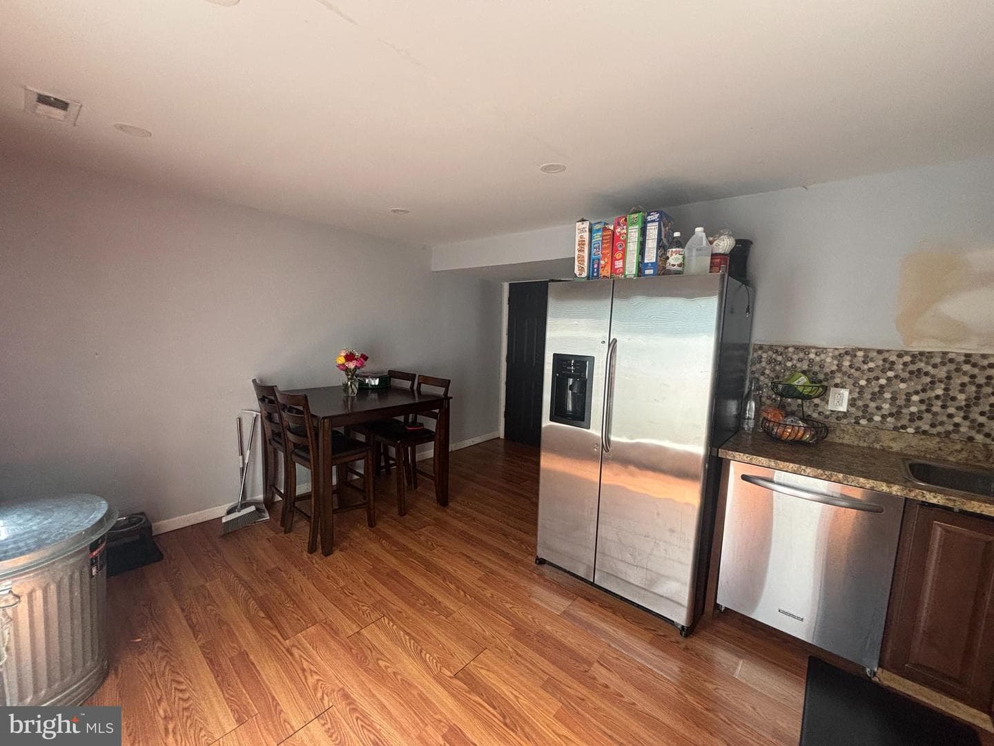 2432 Harriet Avenue photo 10
