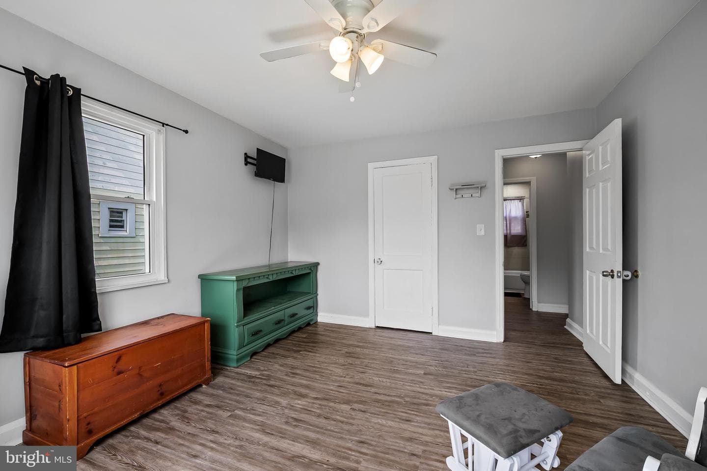 1613 Dundalk Avenue photo 17