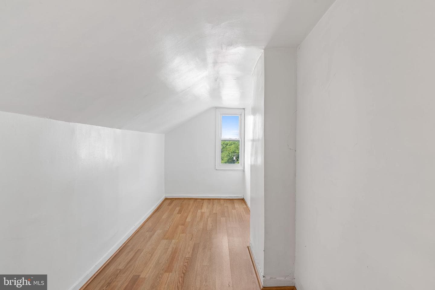 3723 Falls Road photo 31