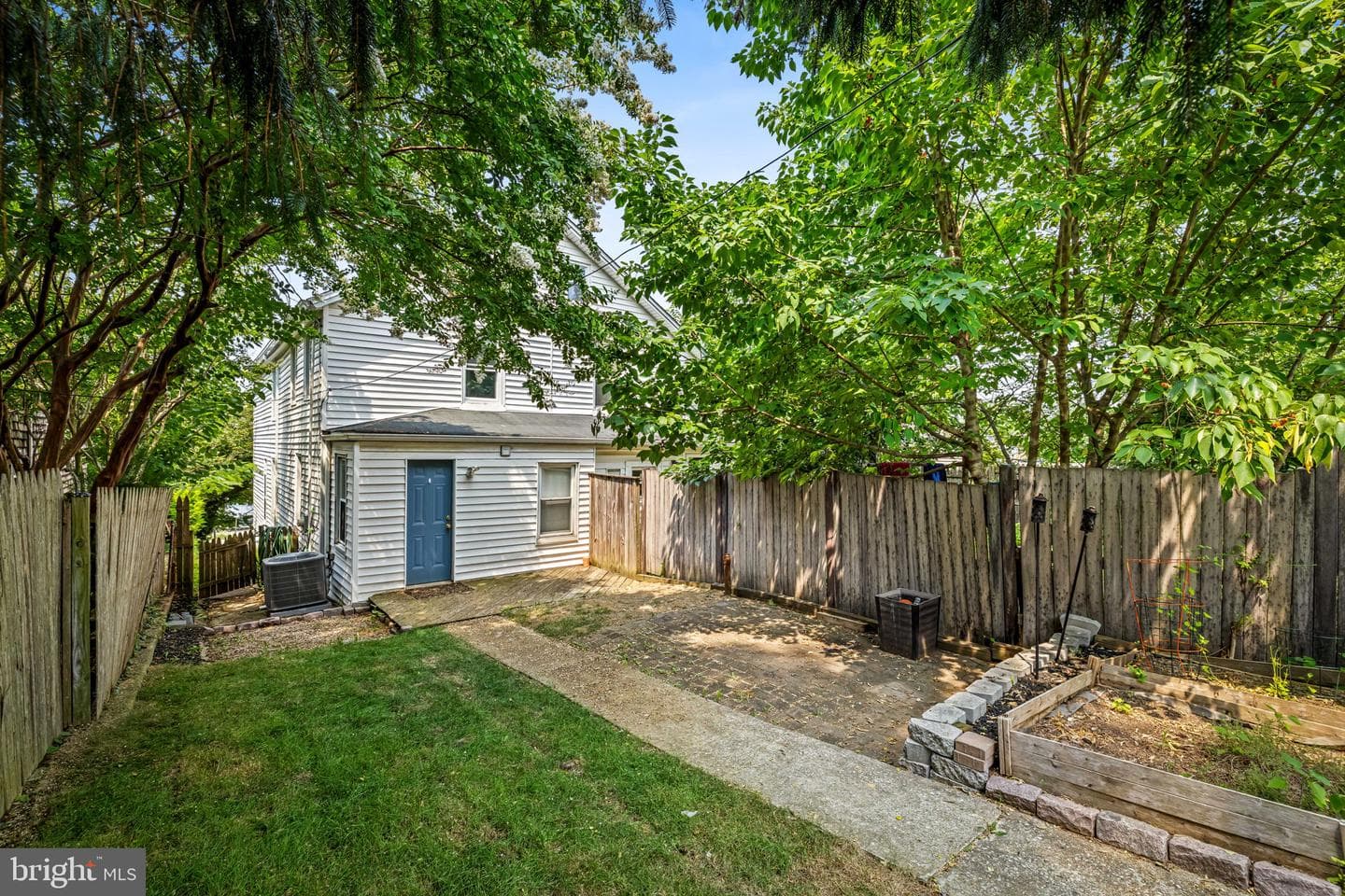 3723 Falls Road photo 38