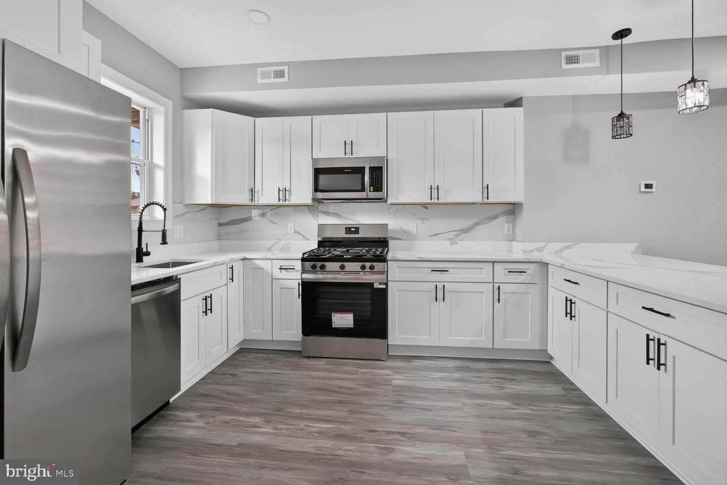 2605 E Hoffman Street photo 9