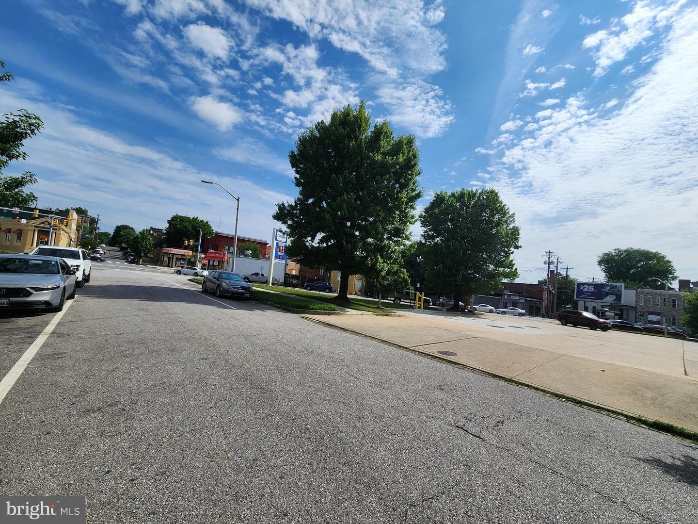 1810 N Ellamont Street photo 4