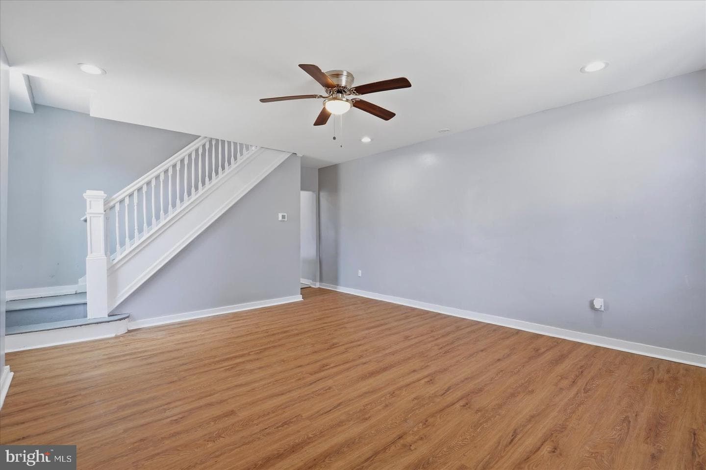 502 Tunbridge Road photo 5