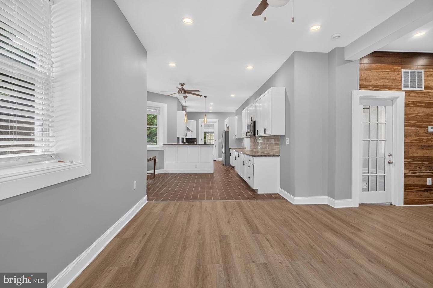 214 S Augusta Avenue photo 16